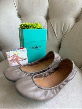 Tieks Taupe Leather Ballet Flats Size 6